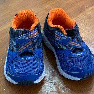 Saucony Size 6 Shoes